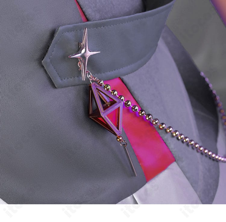 プロセカ 神代類 コスプレ衣装の腰部装飾クローズアップ。ベルト位置と装飾パーツの質感・取り付けを再現。