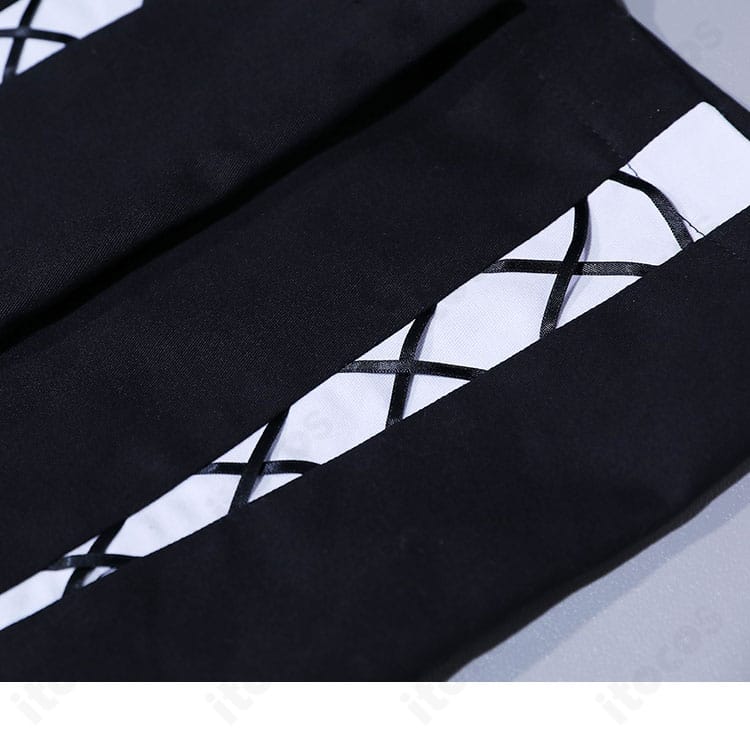 プロジェクトセカイ 神代類 コスプレ衣装のズボン裾ディテール。裾の縫製とライン保持が分かる高品質仕上げ。