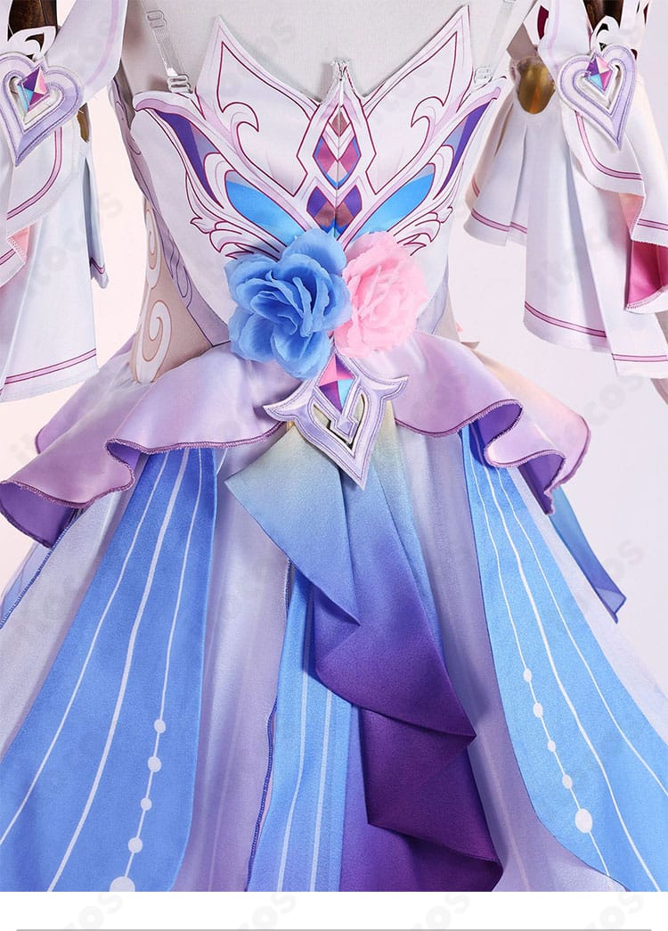 背面装飾と模様の詳細図。パターンの連続性とステッチワークを確認できる一枚。