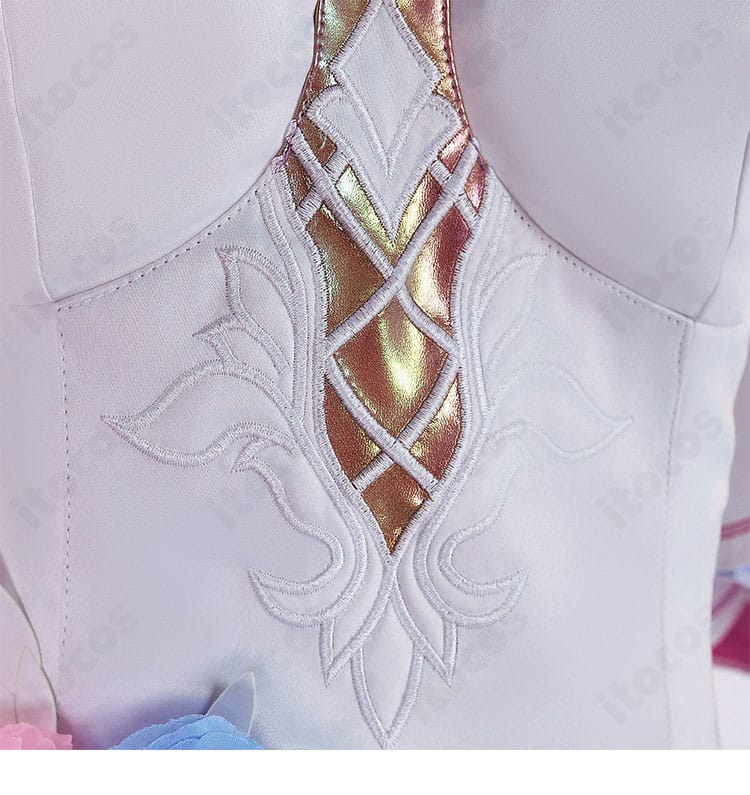 スカートや身頃に施した模様装飾のディテール。オンパロス英雄記の意匠を丁寧に配置。