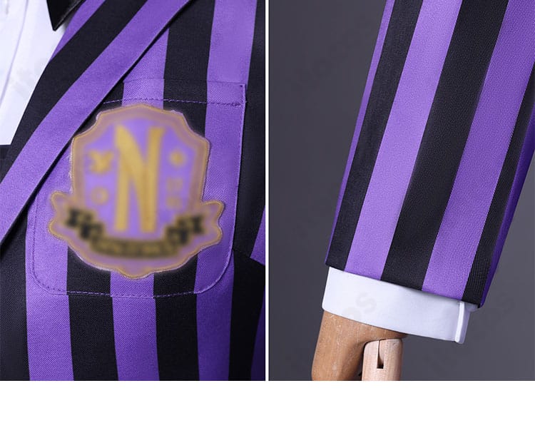 ウェンズデー学園制服の胸章風装飾。エンブレム調デザインで高級感を演出。