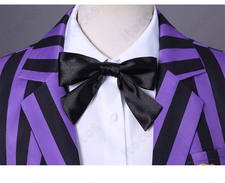 ウェンズデー学園制服のブラックリボン装飾。コーデのアクセントになる黒リボンの質感。