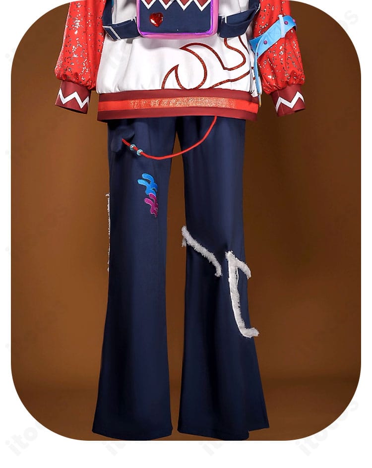 天城燐音 エゴイスト衣装 背面装飾ディテール。後ろ姿の存在感を高める要素を再現。