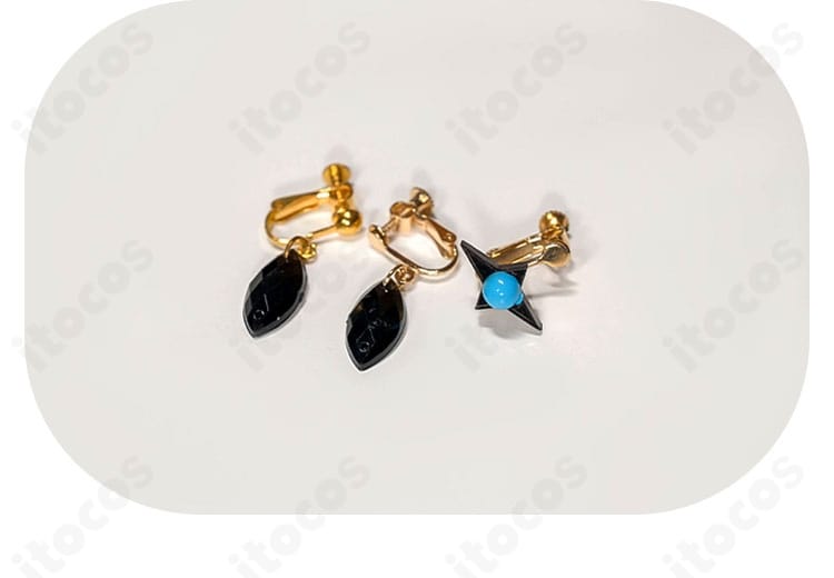 天城燐音 エゴイスト衣装 イヤリングの細部。繊細なデザインと光沢感を確認。