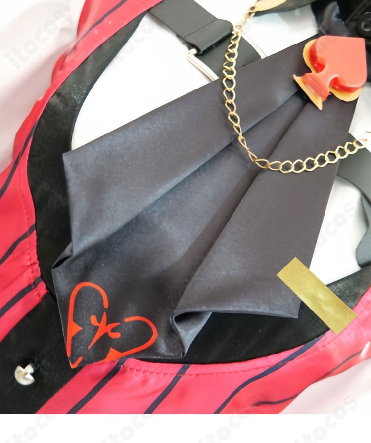 ルージュ 通常衣装の胸元装飾アップ。上品な襟飾り・胸飾りの配置でキャラクターらしさを表現。