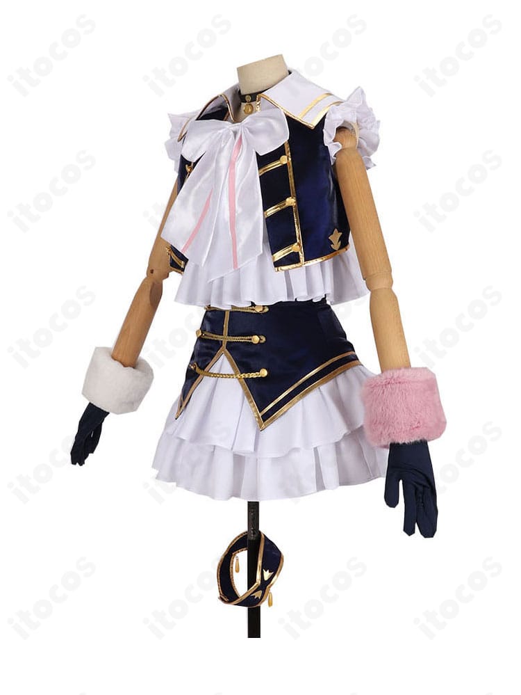 にじさんじ 椎名唯華 5th Anniversary 記念衣装の側面。スカートのラインやスカーフの垂れ感、太もも飾りの位置関係まで忠実に再現したディテール。