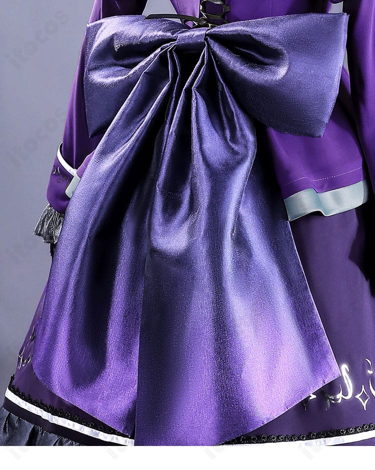 草薙寧々 コスプレ衣装の背面ディテール。大きな蝶結びが後ろ姿を印象的に演出。