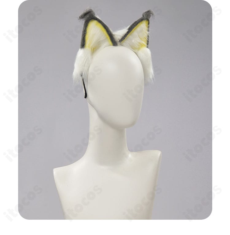 ヘアアクセサリーのディテール。清楚で上品な髪飾りが全体の統一感を高める。