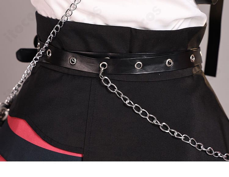 ホロライブ 兎田ぺこら コスプレ衣装の背面装飾ディテール。黒羽モチーフが印象的。