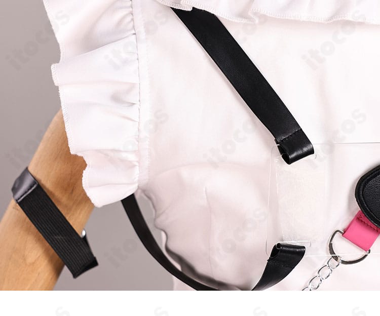 兎田ぺこら コスプレ衣装の肩装飾ディテール。立体裁縫で高級感を表現。