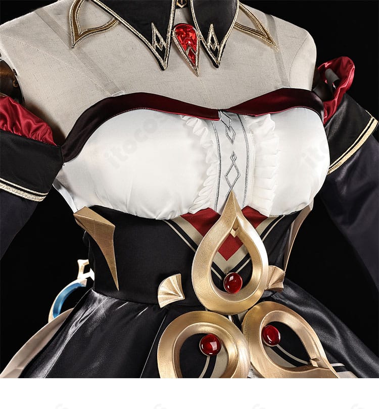 原神 サンドローネ（人形）コスプレ衣装の衣襟装飾クローズアップ。繊細な縫製と光沢感が上品さを演出。