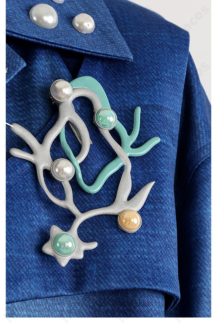 青葉つむぎ Deep into you 胸飾りディテール。上品な輝きでエレガントさを演出