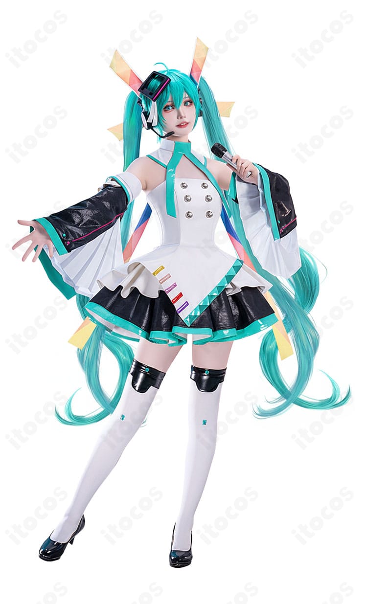 初音ミク EXPO 10周年記念コスプレ衣装の正面全体図。高品質仕上げで襟元やライン装飾まで美しく表現。