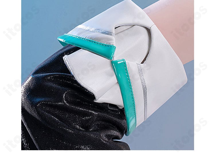 初音ミク コスプレ衣装の特徴的な長袖デザイン。未来感と可愛さを両立する袖の形状が見える。