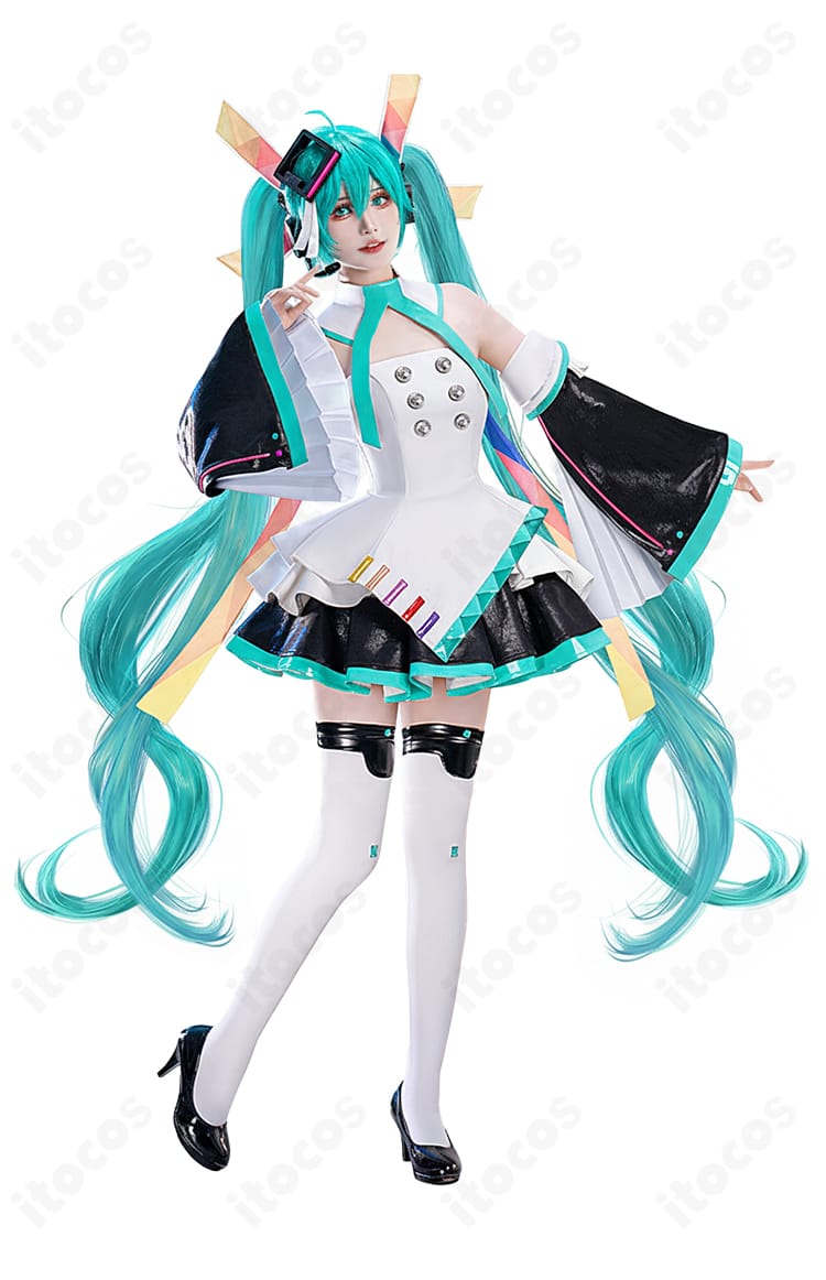 初音ミク EXPO 10th 衣装の側面図。立体的なシルエットで360度映えるバランスを確認できる画像。