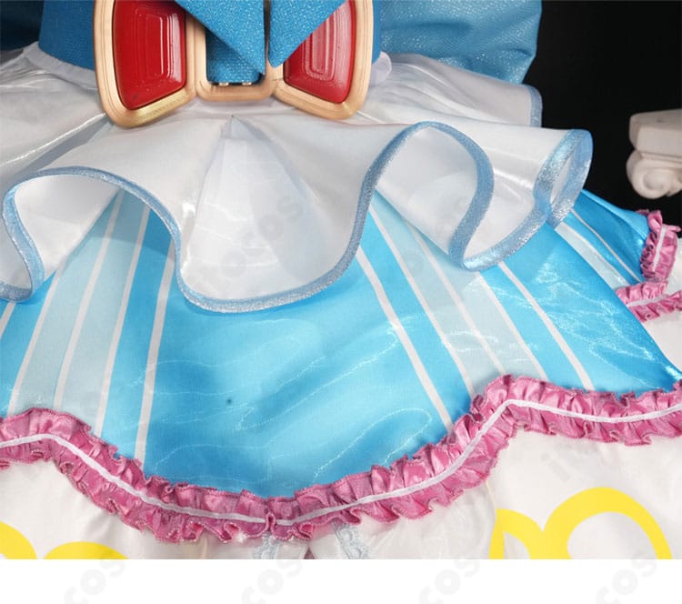 プリパラ 白玉みかん コスプレ衣装のスカート裾ディテール。白×ブルーの繊細な装飾と縁取りが映える仕上がり。