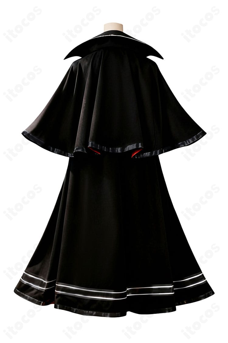 原神 ディルック コスプレ 背面全体。マント風ディテールと背面装飾の再現度を確認できる写真