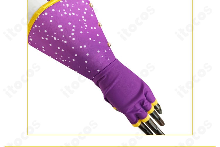 東條希 コスプレ衣装の手袋と小物装飾の詳細。魔法少女らしい意匠と手元の華やかさを強調したカット。