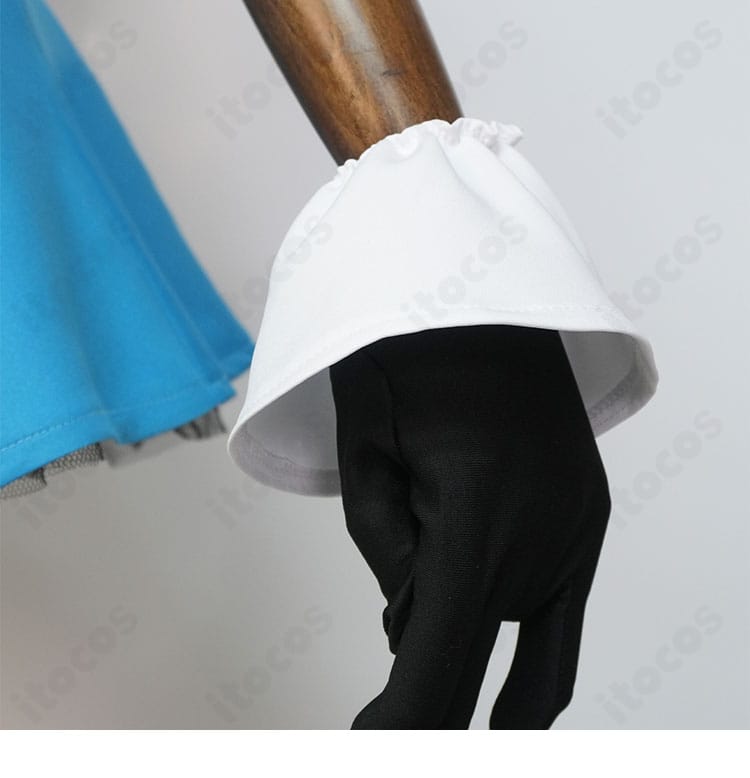 初音ミク 愛属性コスプレ衣装の腕飾りディテール。手首リボンとアクセサリーの質感、配色のバランスを近接で紹介。