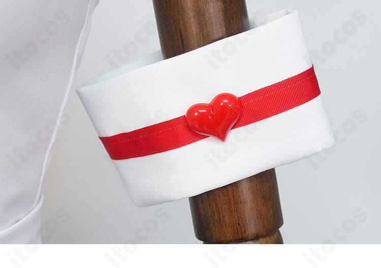 初音ミク 愛属性コスプレ衣装の胸元装飾ディテール。ライン取りと模様を高精度で再現し、MV的な雰囲気を表現。