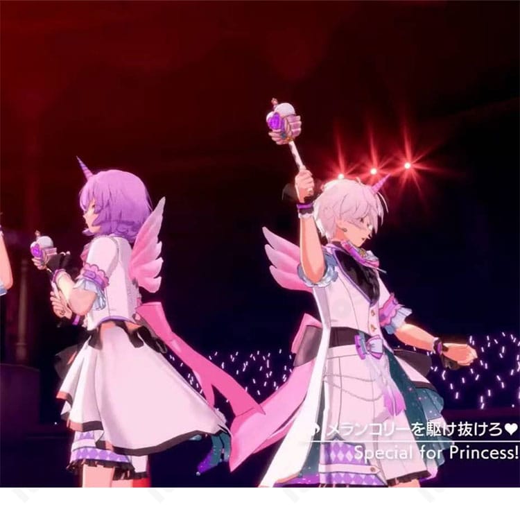 宝丈萊香（ライカ）「ユニコーンの無邪気」コスプレ衣装の側面ディテール。立体的なラインと装飾配置がわかる角度