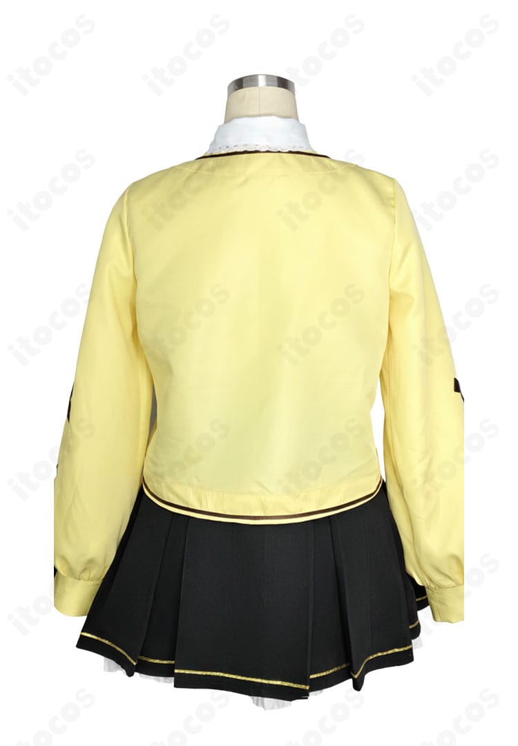 衣斐レナ衣装の背面。コートのバックデザインとスカートの広がり、後ろ姿のシルエットが分かる画像。