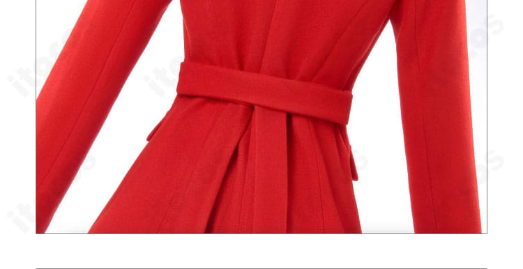 ウエスト帯の装飾アップ。帯の幅感と結び位置でシルエットを整える機能を示す画像。