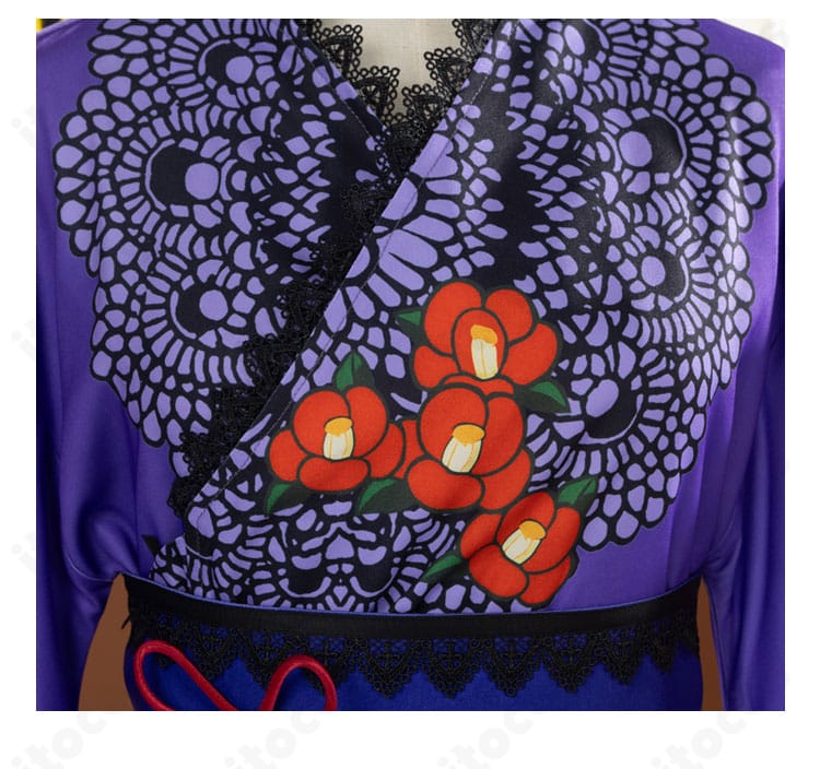 藤堂ユリカ 浴衣コスの胸元和柄と装飾ディテールの近接写真