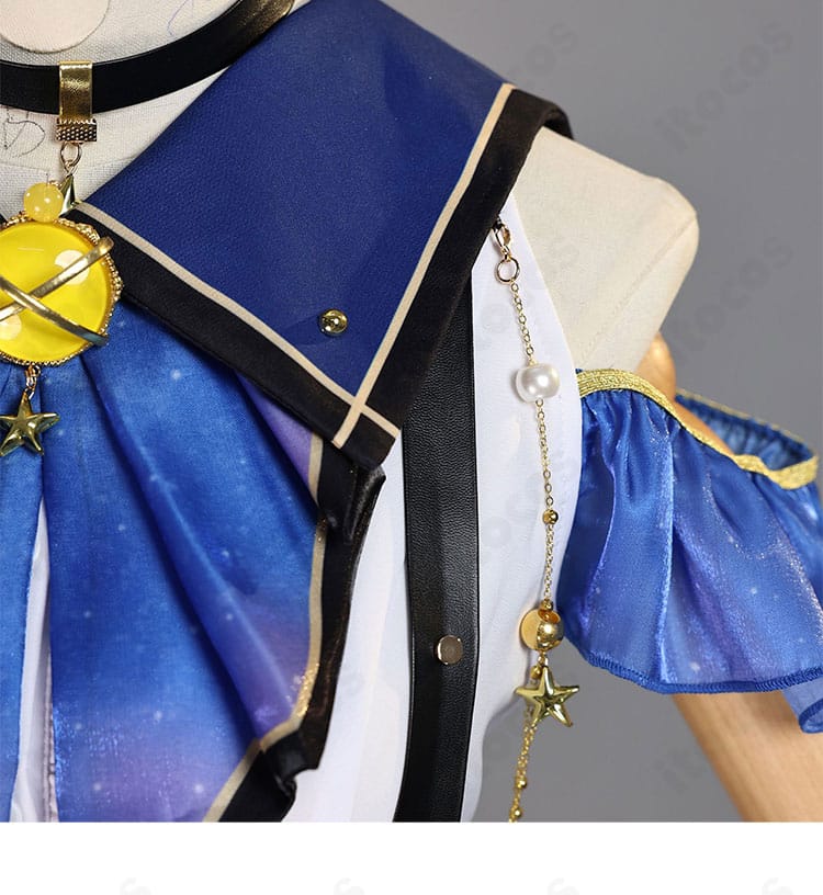 南ことり コスプレ衣装の襟デザイン拡大。縁取りと装飾の再現度を示すクローズアップ