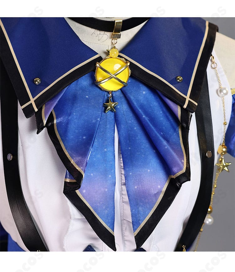 南ことり コスプレ衣装の襟元ディテール。装飾パーツと配色の仕上がりアップ