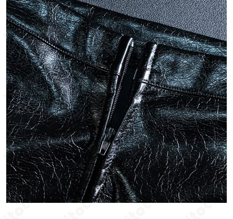 シノン GGO コスプレ衣装のライダース風ジッパー装飾。金具の質感と直線的デザインでミリタリー感を強調