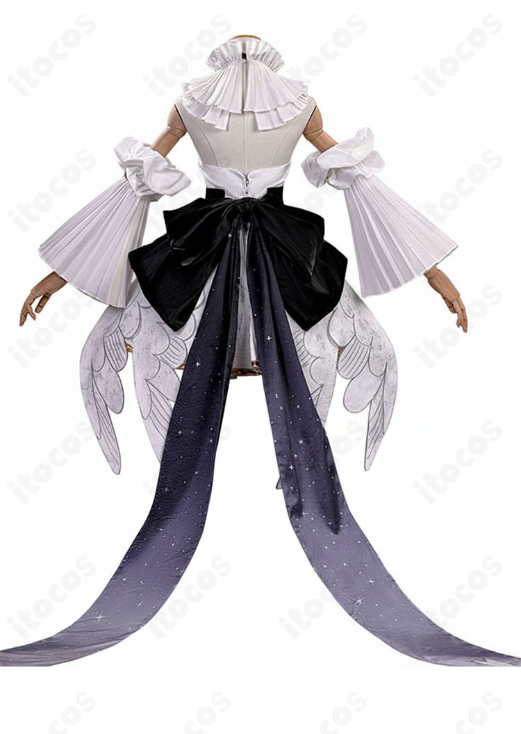 初音ミクシンフォニー10周年「プレイオン」衣装の背面全体。大きな背部蝶結びリボンと流れるラインでエレガントな後ろ姿を強調。