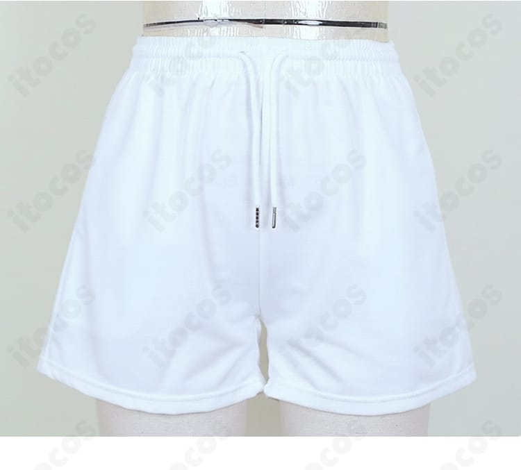 ホワイトショートパンツの細部｜ポケット形状とステッチが見えるディテール