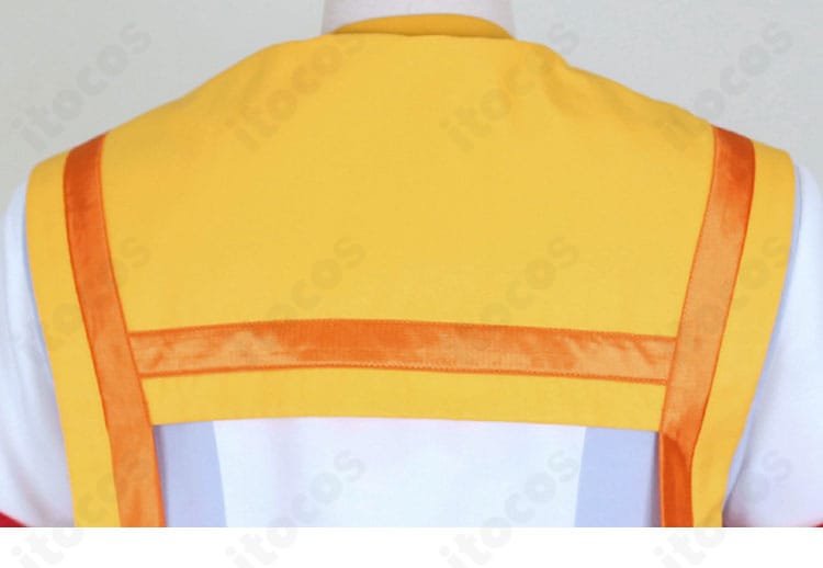 兎山大福 映画ver. コスプレ衣装の背面披肩ディテール。形状を保つパターンで立体感を演出。