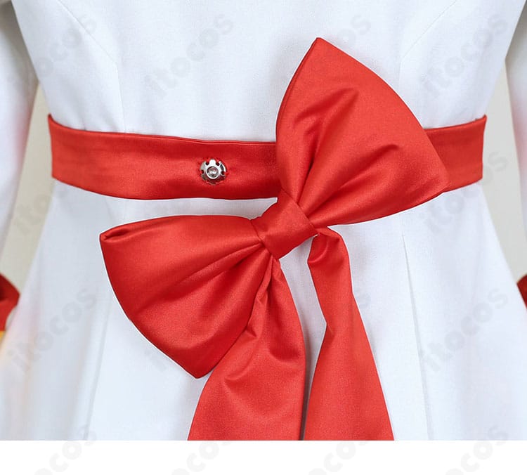 兎山悟 コスプレ ボタン留め部分アップ。丁寧な縫製と強度のある留め付けで安心の着用感。