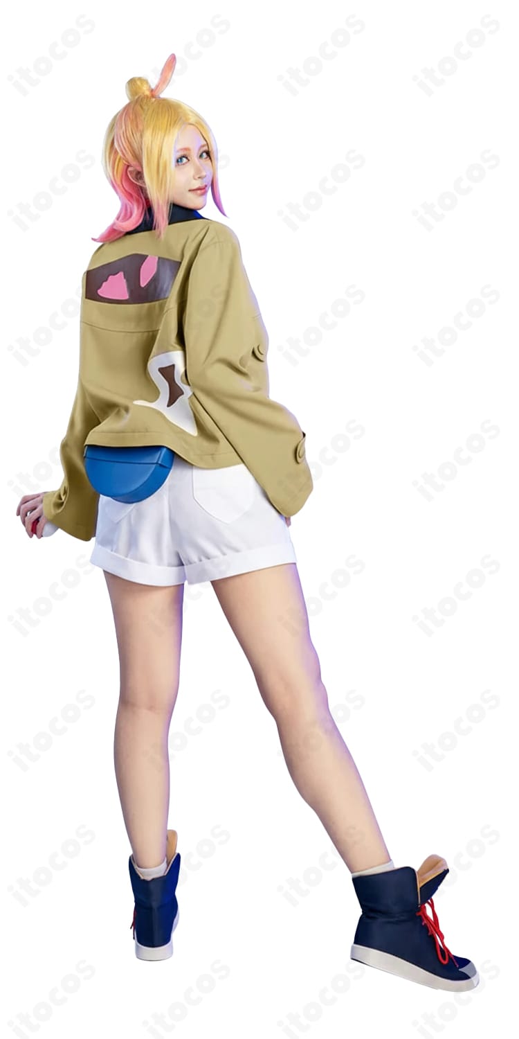 タウニー初期衣装 背面ディテール。ショートパンツとウエストポーチの構造・位置関係を明瞭に示す。