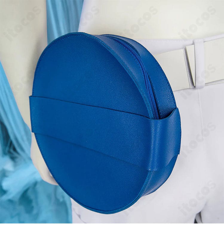 タウニー ウエストポーチ詳細。収納性とデザイン性を兼ね備えたポーチの質感と金具。