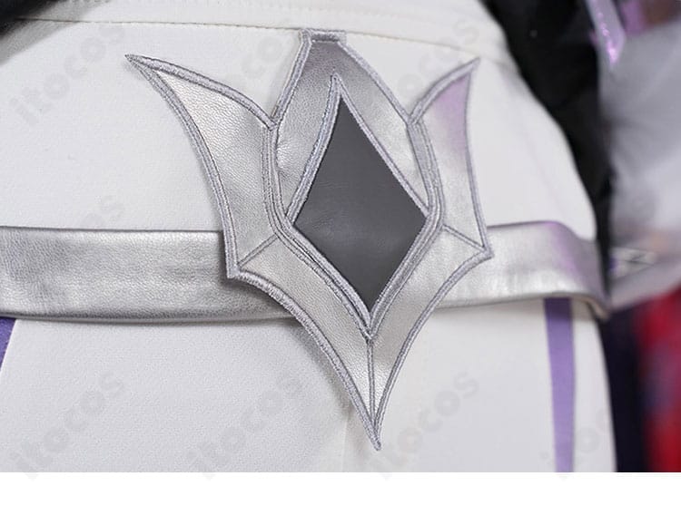 原神 ドゥリン人間形態コスプレの肩飾りディテール。立体装飾とライン取りが確認できる画像