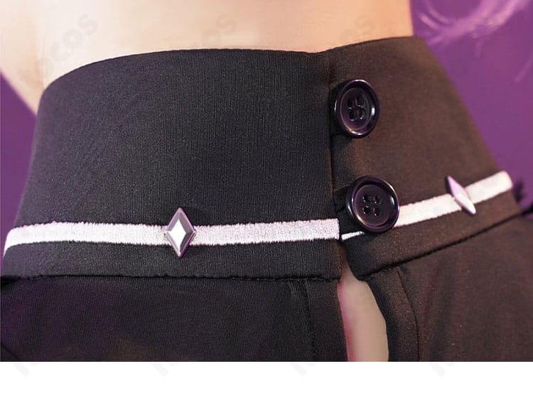 原神 ドゥリン人間形態コスプレの背面襟元とボタンのアップ。縫製と留め具の構造が見える画像