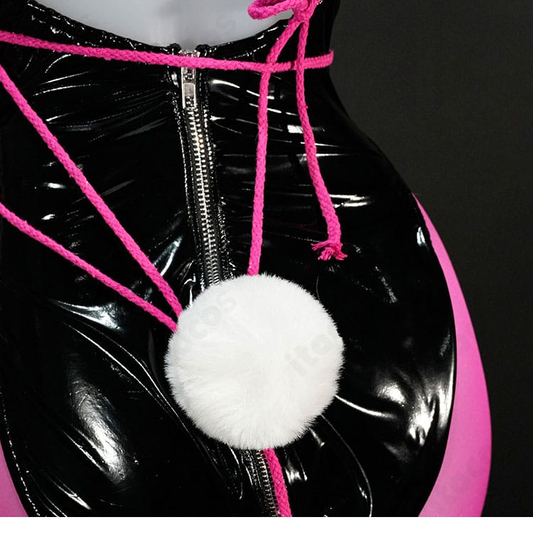 ベルベット コスプレ バニー尻尾のアップ。立体的で可愛いフォルムと取り付け位置が見える