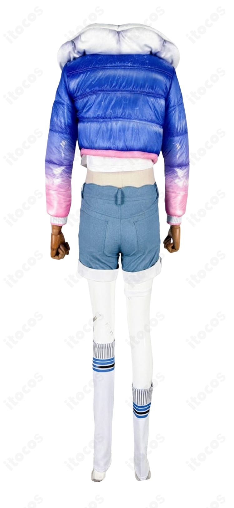 ホロライブ こぼ・かなえる 私服コスプレ衣装の背面。コート背中のカッティングと丈感、後ろ姿の雰囲気