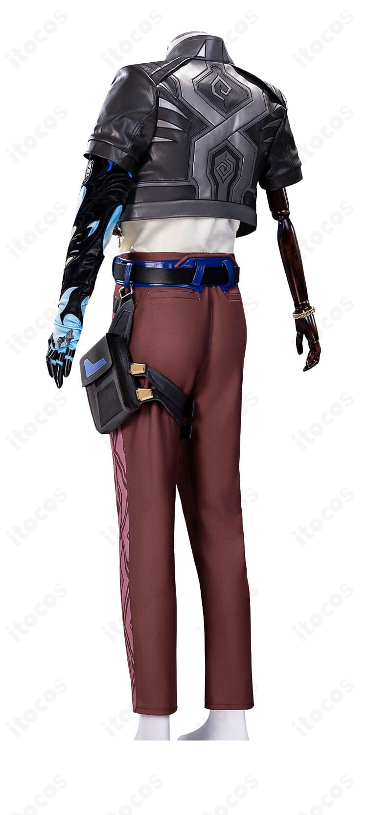 VALORANT ヴィトー コスプレ 背面全身｜コートとレッグポーチなどタクティカルギアの後ろ姿を確認