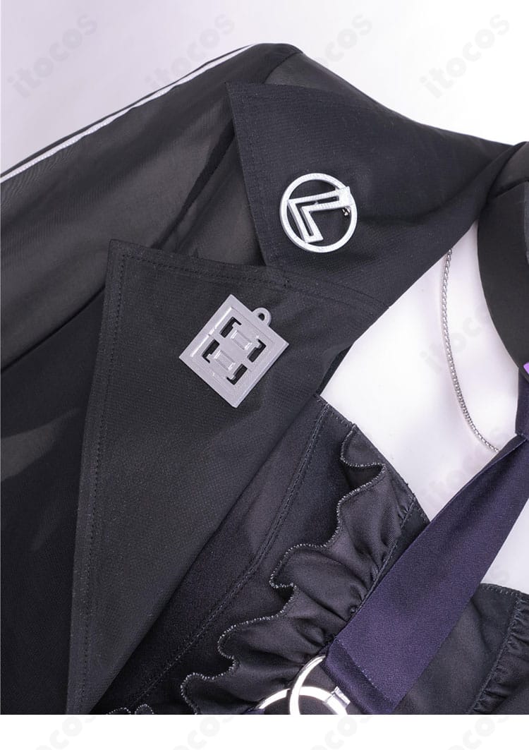 襟周りと肩の装飾ディテール（hololive ラプラス）