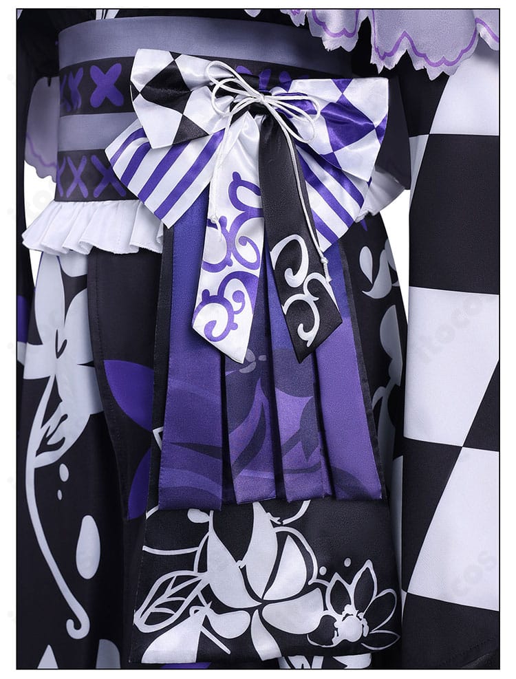 背面の大きな蝶結び装飾をクローズアップ。ボリュームと結び目の形状が分かる