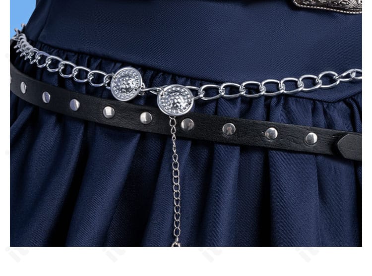 恋と深空 主人公「気ままな旅」コスプレ衣装の腰飾りディテール。金具とタッセルの質感が分かる近接画像。