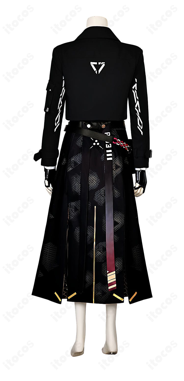 恋と深空 主人公 夜を切り裂く影コスプレの背面全体像。コートのラインやベルト位置、帽子とのバランスなど細部の作り込みが見える背面デザイン画像。