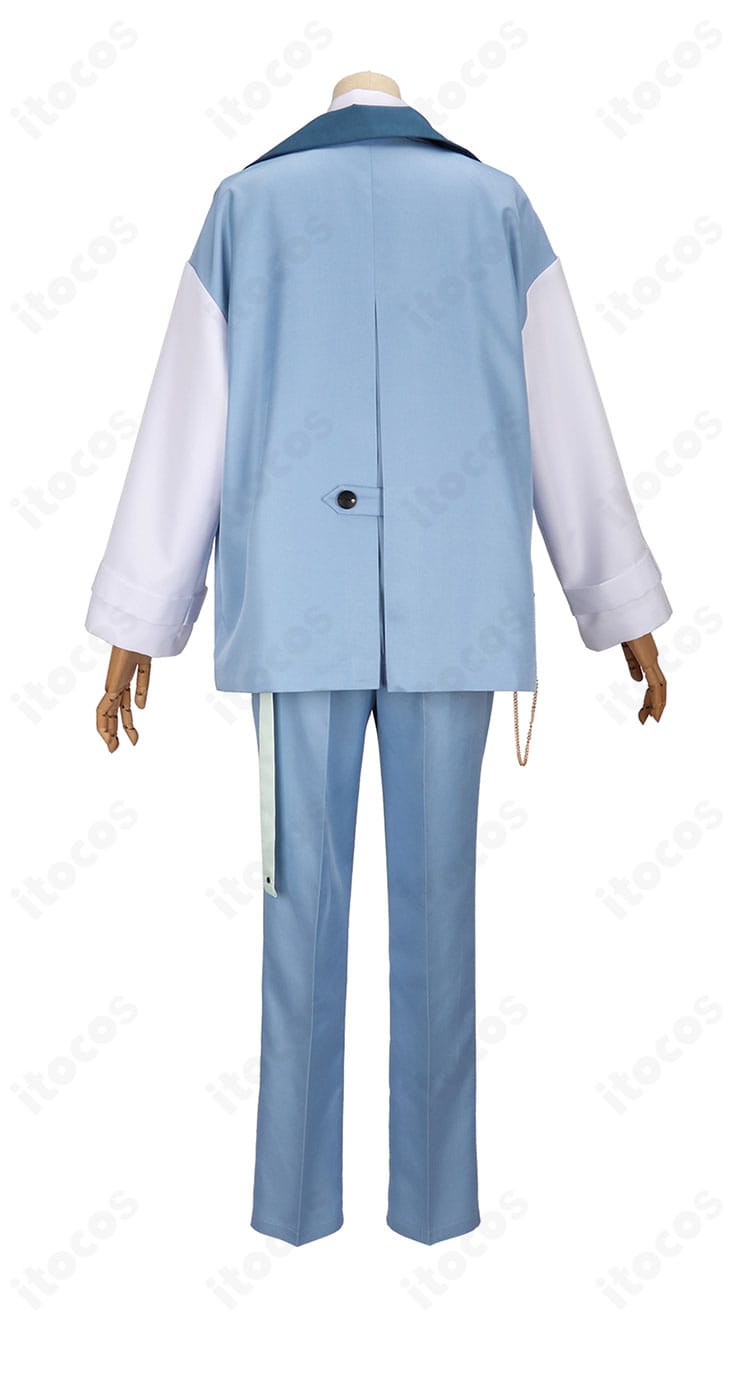 にじさんじ 城瀬いすみ デフォルト衣装 コスプレの背面。コートの背中心のラインと裾の広がり、全体シルエットをチェックできる画像