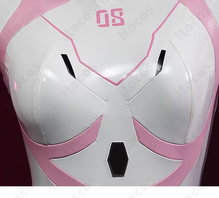 プラグスーツ胸元＆襟元装飾ディテール｜シン・エヴァ版マリを意識した造形のアップ