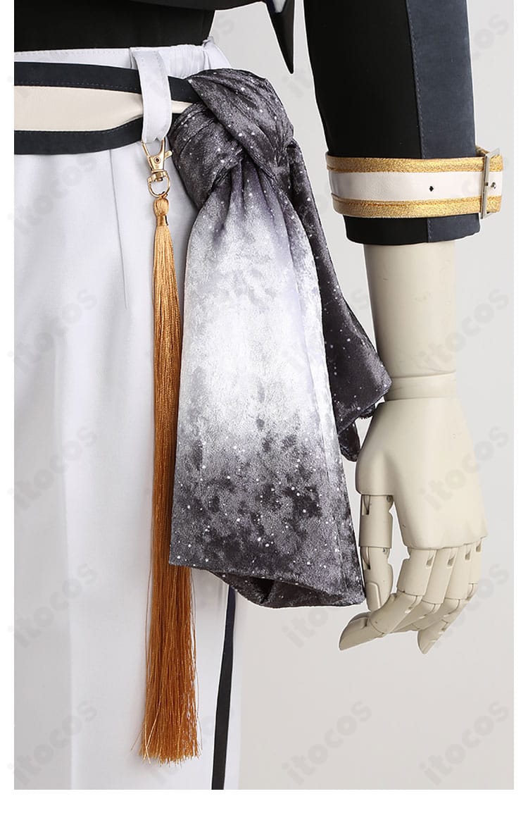 腰飾りのフリンジと装飾バランスを見せるディテール写真｜華やかな仕上がり