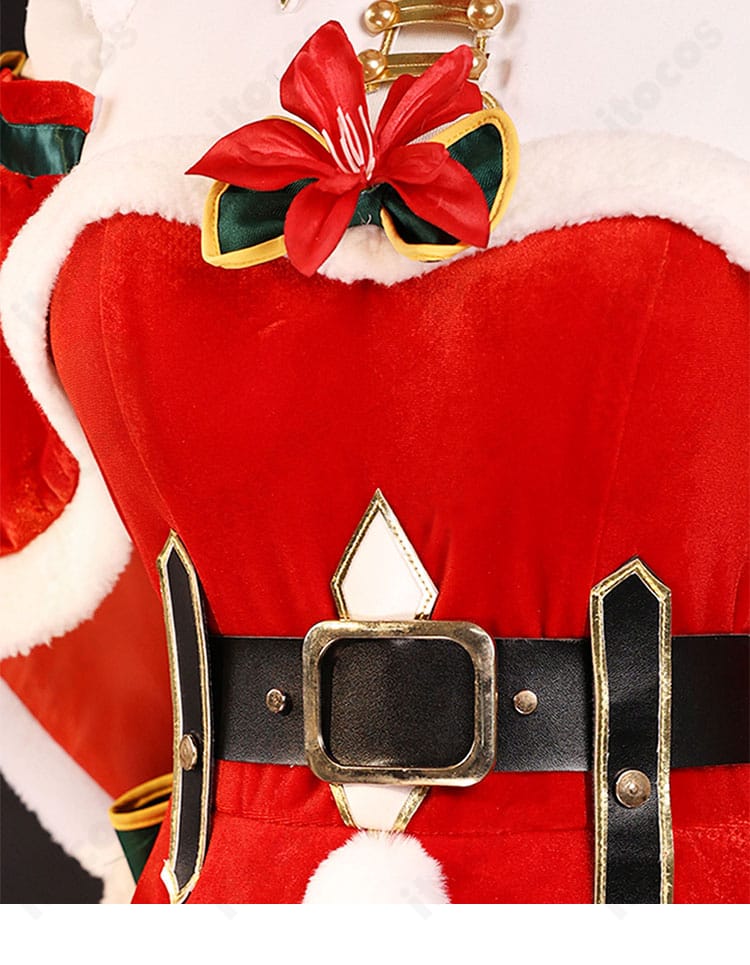 エミリア クリスマス記念コスプレ衣装の衣領デザイン拡大。白基調で上品なカラーと縁取りの仕上げが分かる画像。